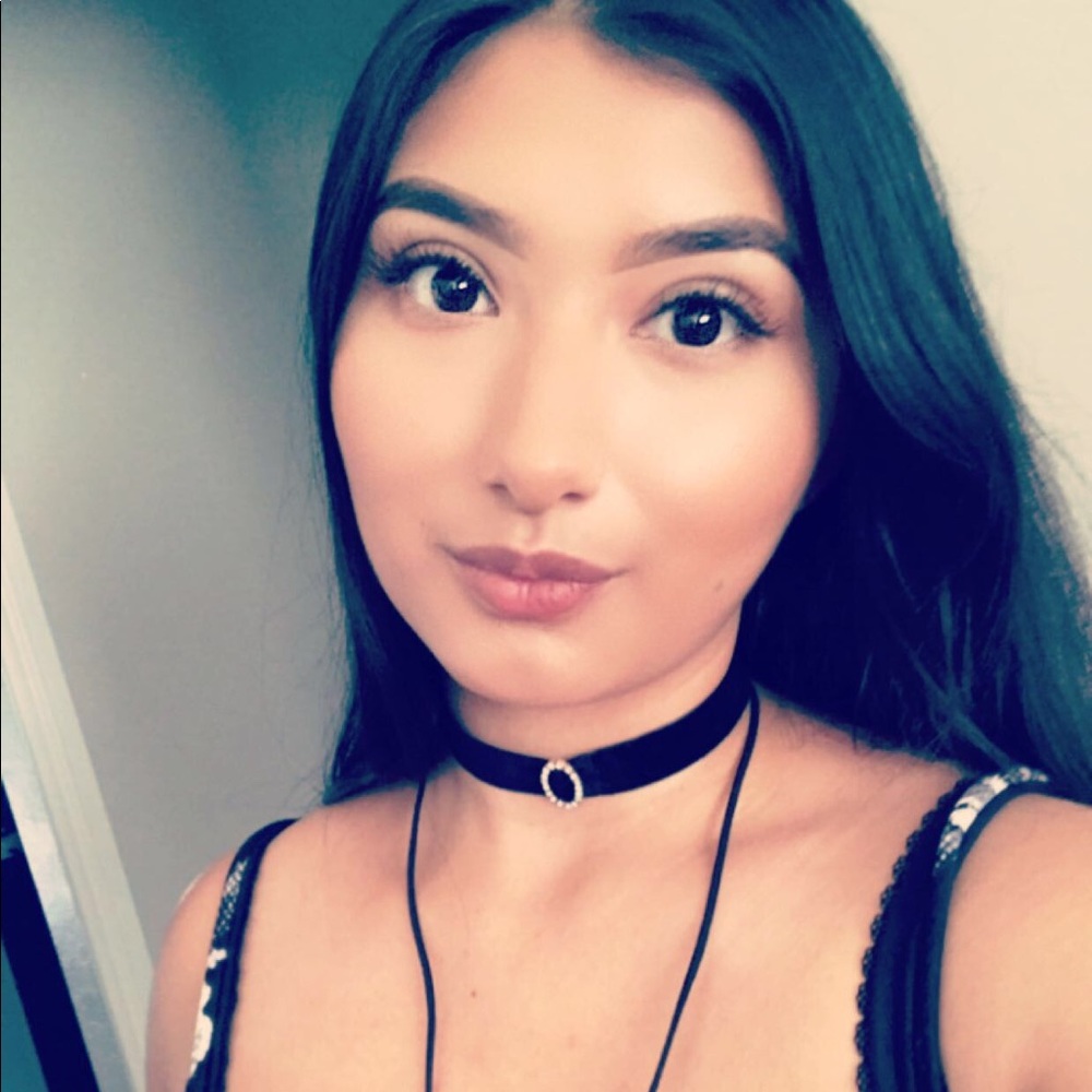 Meet your Posher, Clarissa